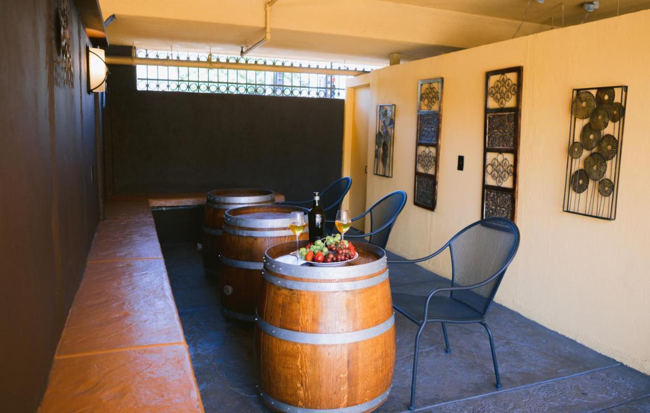 Napa Valley Hotel & Suites Esterno foto