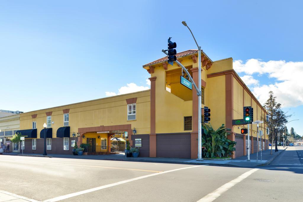 Napa Valley Hotel & Suites Esterno foto